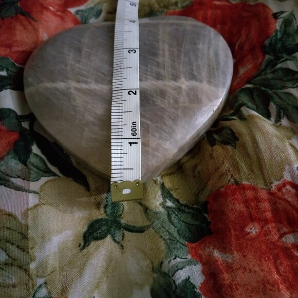 New Heart Shaped Moonstone - Picture 7 of 7